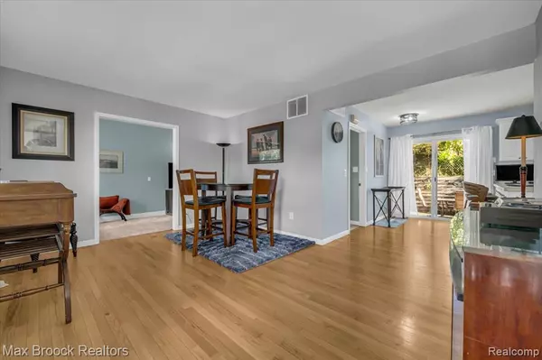 Waterford, MI 48328,1095 Wyman Drive