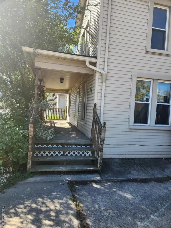 43 S Gratiot Avenue, Mount Clemens, MI 48043