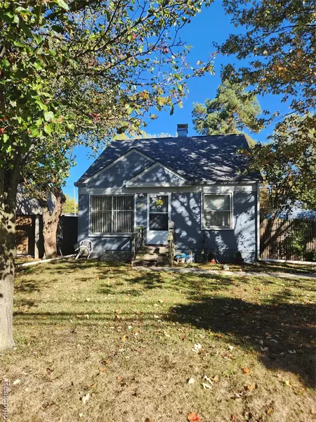 17487 Common Road, Roseville, MI 48066