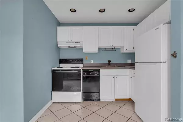 Detroit, MI 48202,120 Seward Street