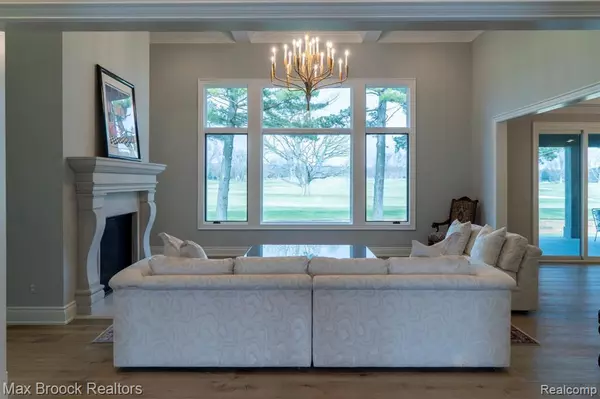 Bloomfield Hills, MI,3808 W Maple Road