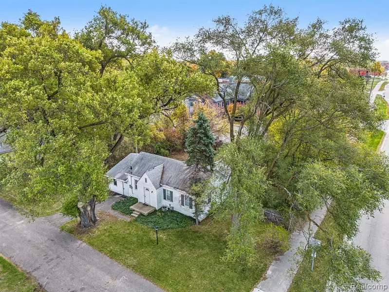 8050 Ortonville Road, Clarkston, MI 48348