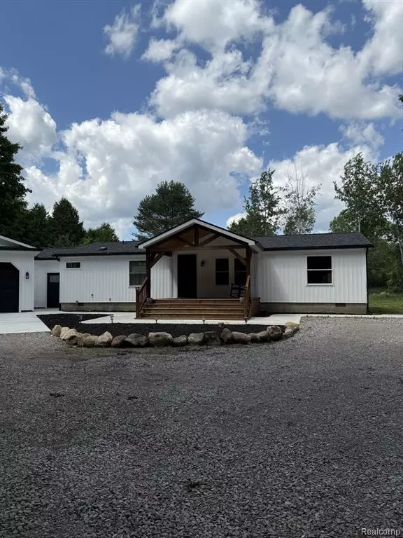 2200 Waterman Road, Mayville Vlg, MI 48744
