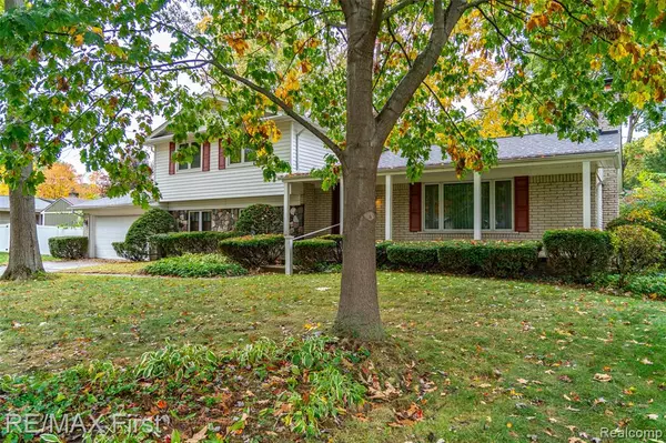 Clinton Twp, MI 48036,16235 Forestview Drive