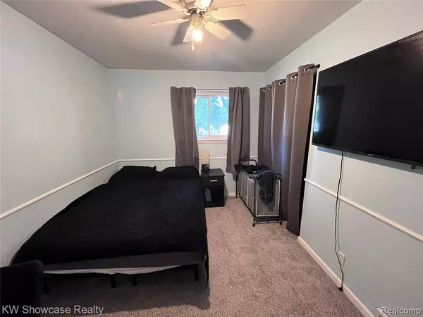 Waterford, MI 48328,1249 Woodlow Street