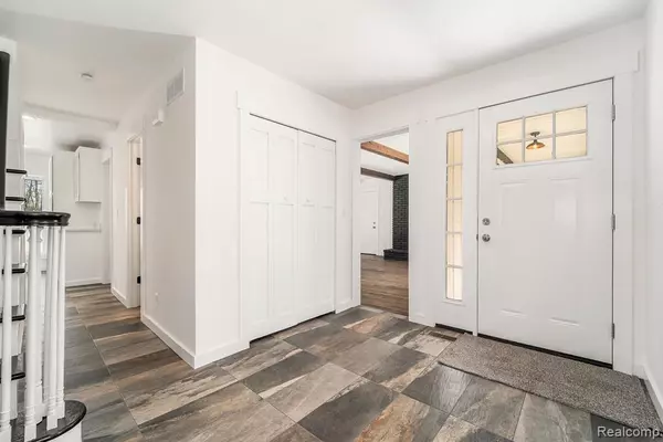 Southfield, MI 48034,26914 Pebblestone Street