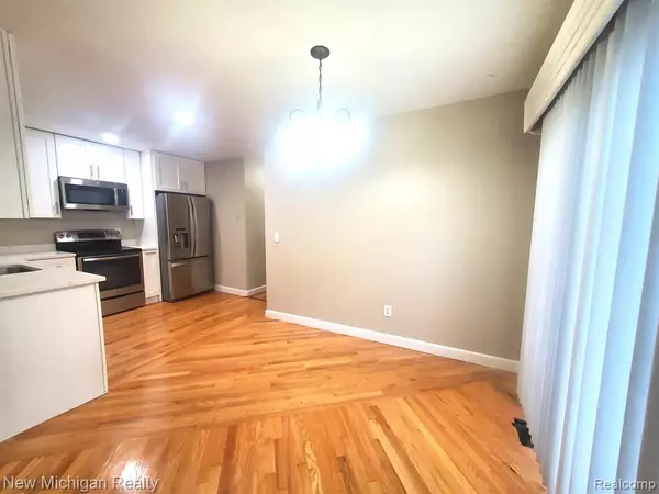 Auburn Hills, MI 48326,3040 CARLY