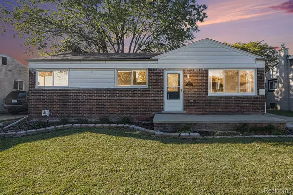 Saint Clair Shores, MI 48082,32419 Larkmoor Street