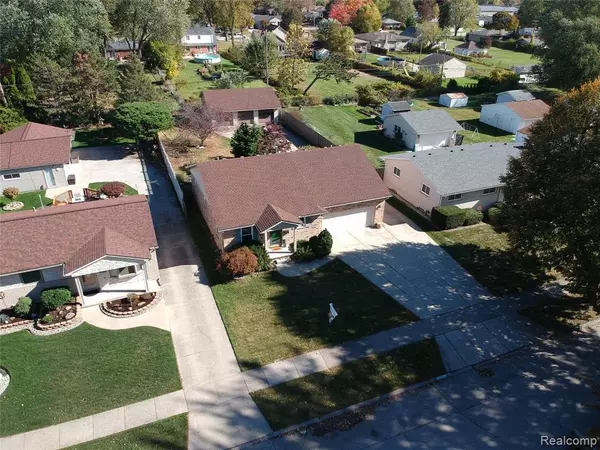 Saint Clair Shores, MI 48082,29824 Gloria Street