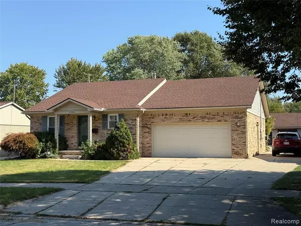 29824 Gloria Street, Saint Clair Shores, MI 48082