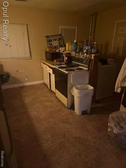 Lansing, MI 48910,522 E Cavanaugh Road