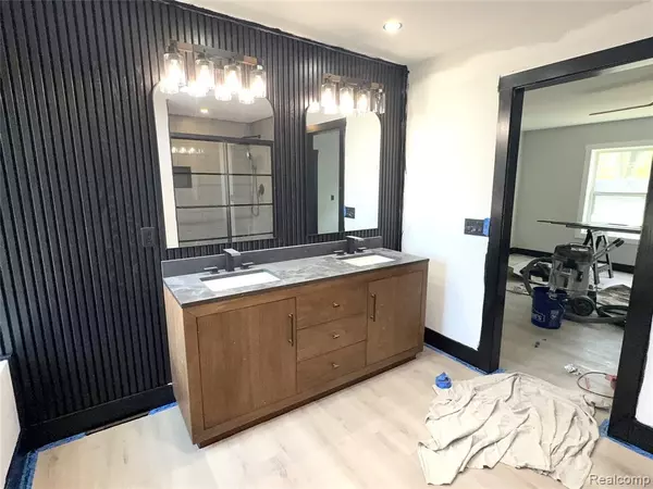 Ferndale, MI 48220,21433 Westview Avenue