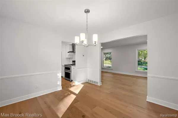 Bloomfield Hills, MI 48304,2156 Park Ridge Drive