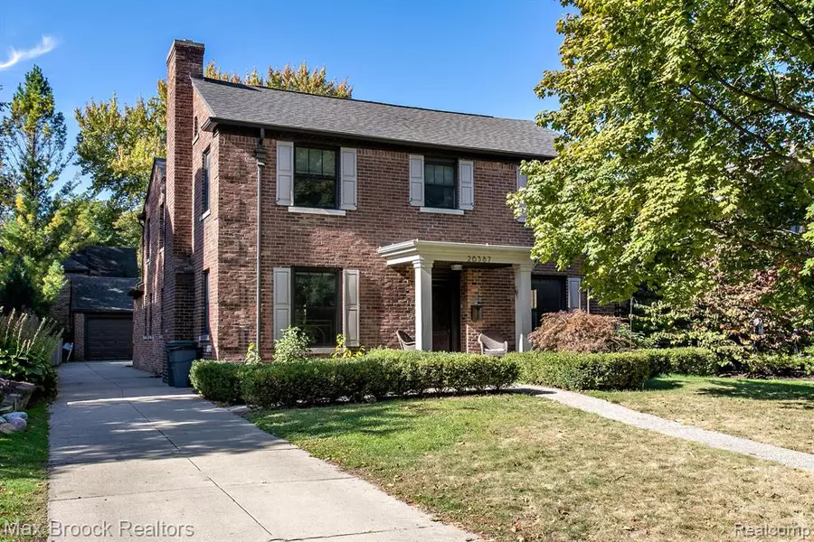 26387 Dundee Road, Huntington Woods, MI