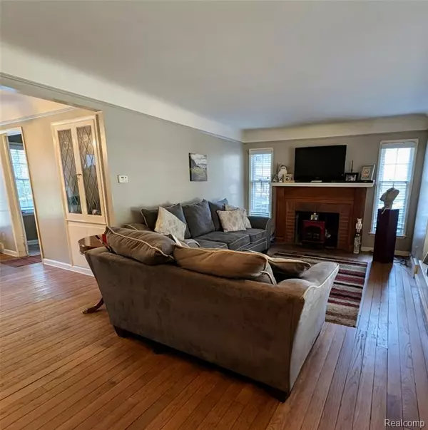 Redford, MI 48240,16632 Norborne