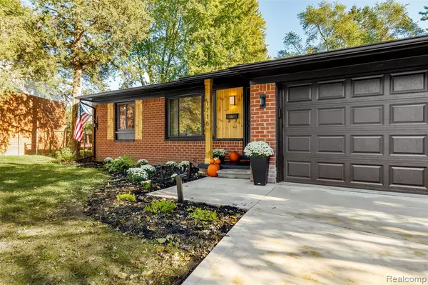 Ypsilanti, MI 48198,1716 Dover Court