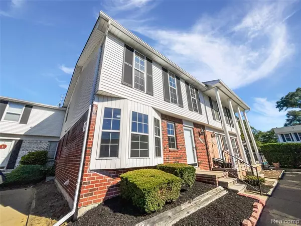 21763 Hidden Rivers N Drive, Southfield, MI 48075
