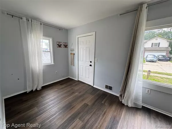 Madison Heights, MI 48071,27028 Barrington Street