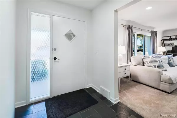 Sterling Heights, MI 48310,37159 Almont E Drive