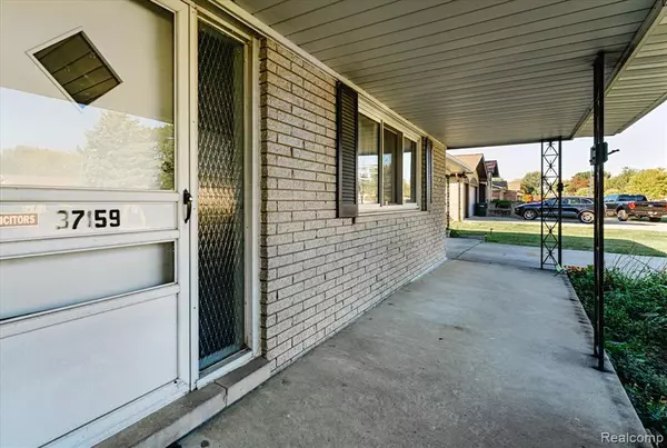 Sterling Heights, MI 48310,37159 Almont E Drive