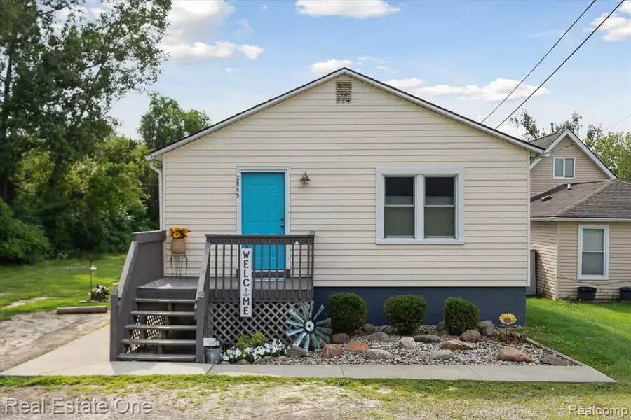 2845 School Lake Drive, Brighton, MI 48114