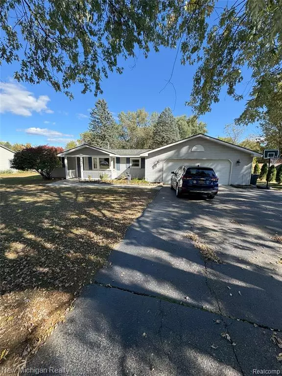 5300 Cecelia Ann Avenue, Clarkston, MI