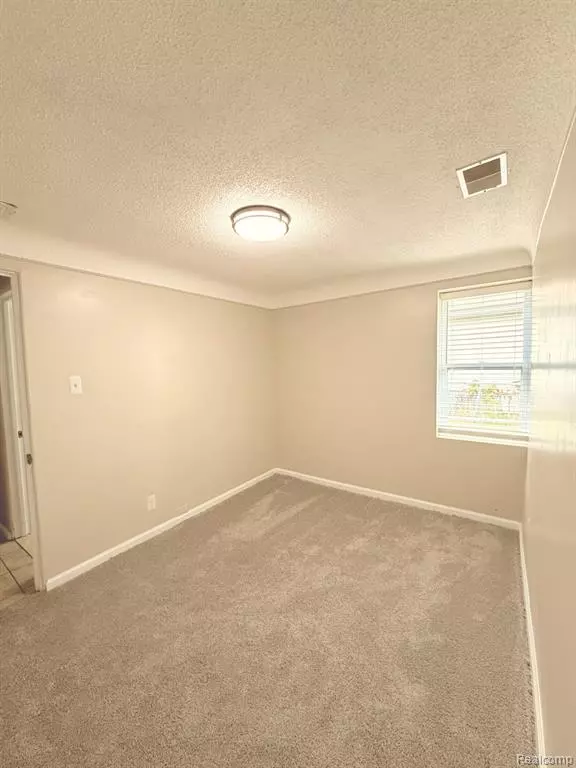 Roseville, MI 48066,30061 Park Street