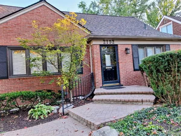 Birmingham, MI 48009,2152 Pembroke Road