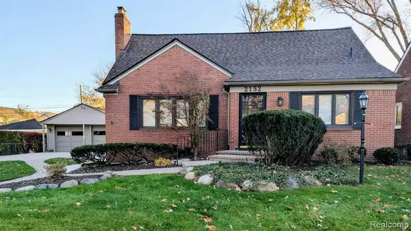 Birmingham, MI 48009,2152 Pembroke Road