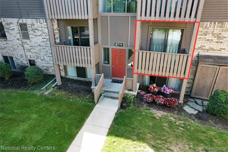 8711 Candlewood Trail, Brighton, MI 48116