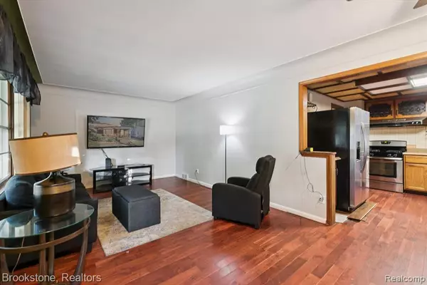 Roseville, MI 48066,18383 Hazelwood Street