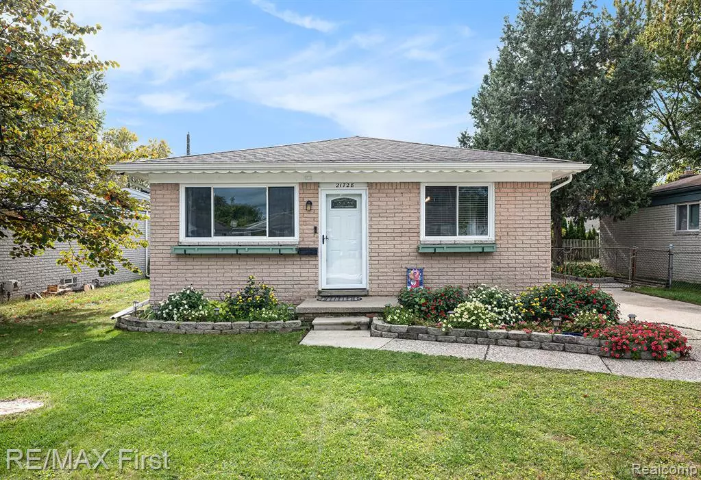 Saint Clair Shores, MI 48080,21728 Downing Street