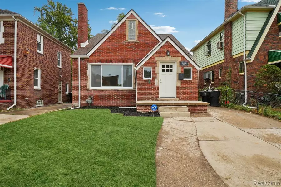 18438 Prairie Street, Detroit, MI 48221