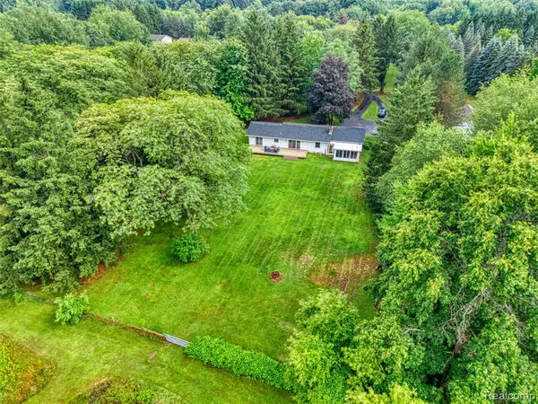 Bath, MI 48808,8077 Hunter Road