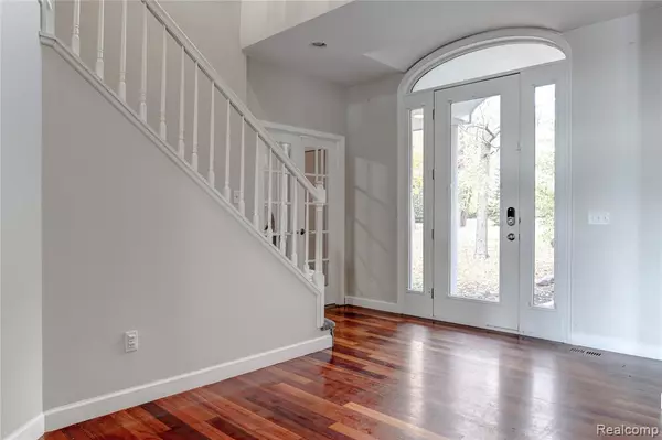 Davisburg, MI 48350,11709 Osprey Bay Road