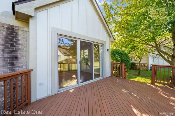 Wixom, MI 48393,2588 Maple Forest Court