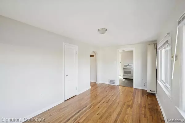 Fenton, MI 48220,250 Spencer Street