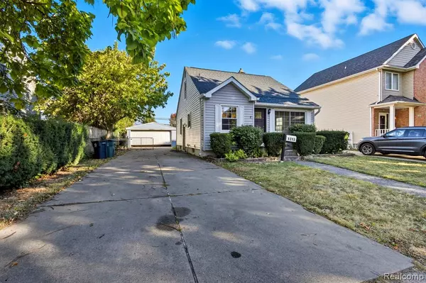 Royal Oak, MI 48073,1212 W Windemere Avenue