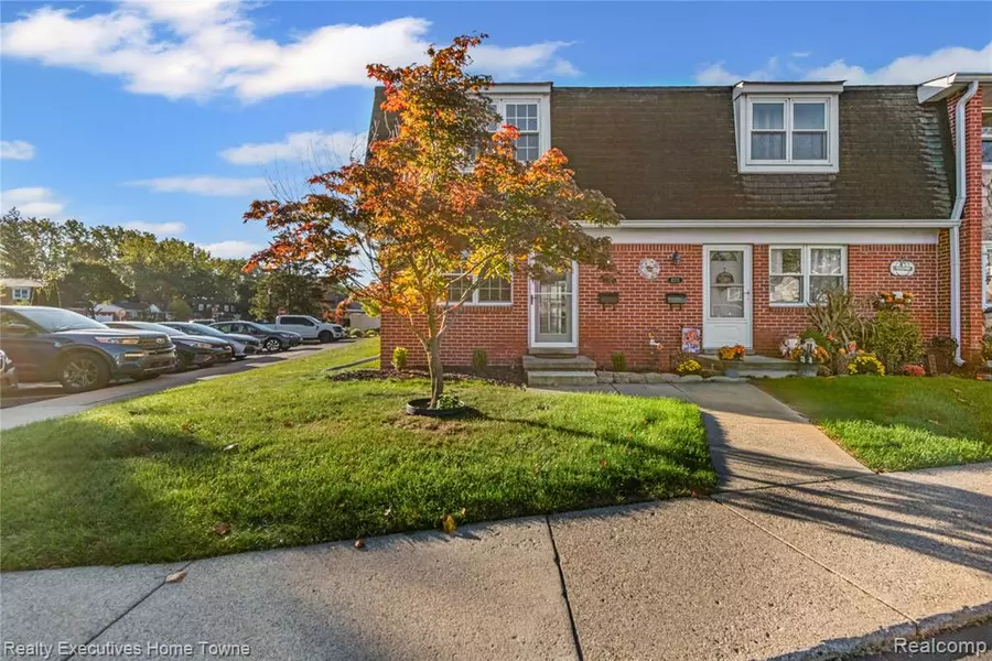 45709 Kensington, Utica, MI 48317