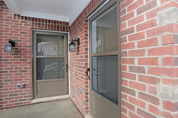 Shelby Twp, MI 48316,54201 Bay Point Drive