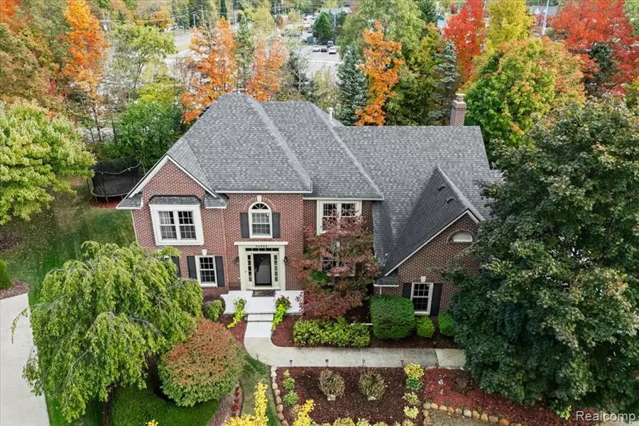 25882 Venetian Court, Novi, MI