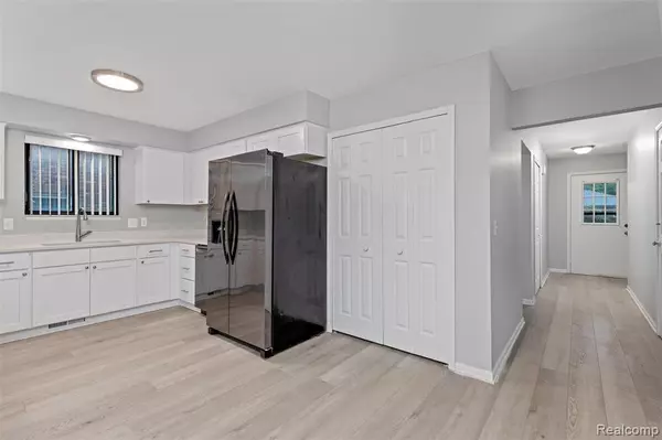 Saint Clair Shores, MI 48081,21717 Madison Street