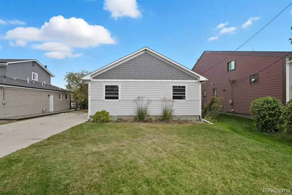 Harrison Township, MI,37752 Huron Pointe Drive