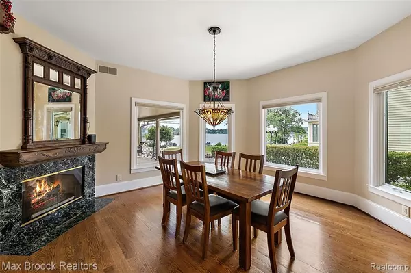 West Bloomfield, MI 48324,3642 Orchard Lake Road