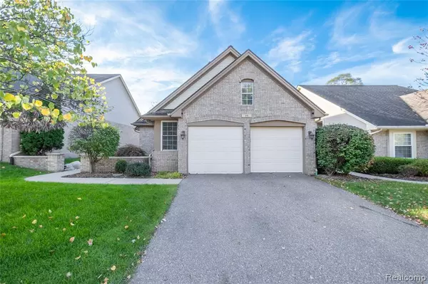 Fenton, MI 48430,919 Whisperwood Drive