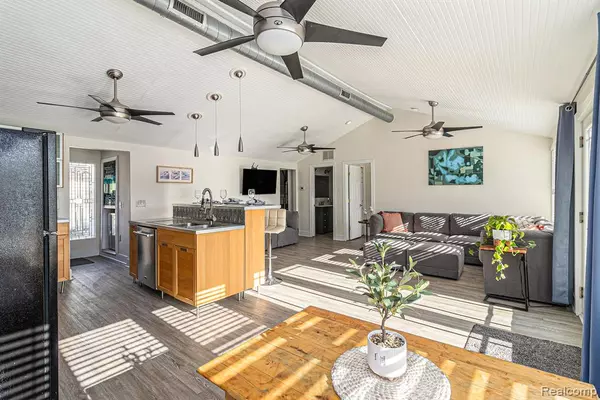 Fenton, MI 48430,7351 Selma Drive