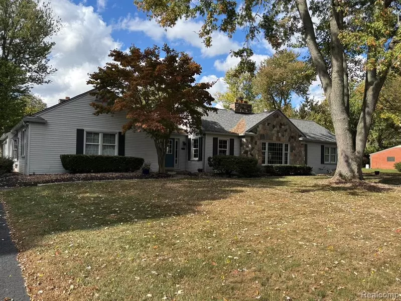 23607 Longacre Street, Farmington, MI 48335