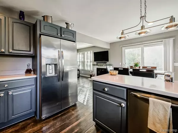 West Bloomfield, MI,5570 Wildrose Avenue