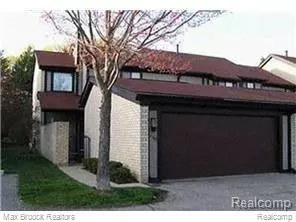5106 Rock Run, West Bloomfield, MI