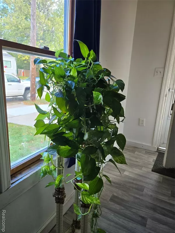 Hazel Park, MI 48030,1470 E Pearl Avenue